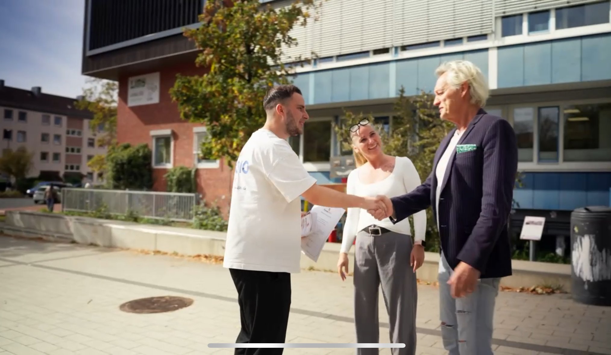 Volkswagen Nutzfahrzeuge spendet für die Leibniz IGS Langenhagen – über 650 Schülerinnen und Schüler profitieren